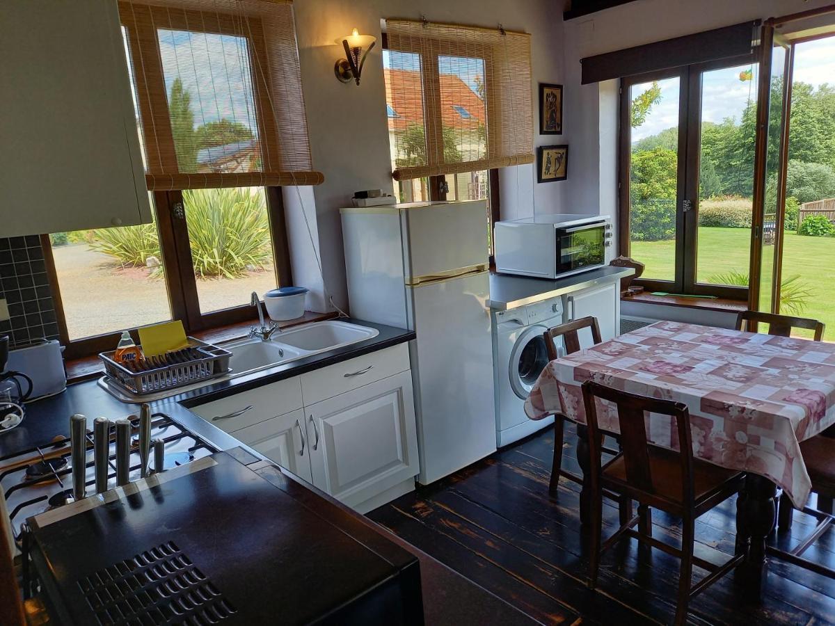 La Gasteboisiere With Swimming Pool And Games Room Le Mesnil-Adelee Exterior foto